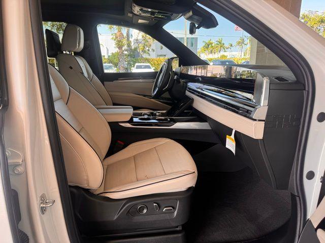 2025 Cadillac Escalade ESV Vehicle Photo in DELRAY BEACH, FL 33483-3294