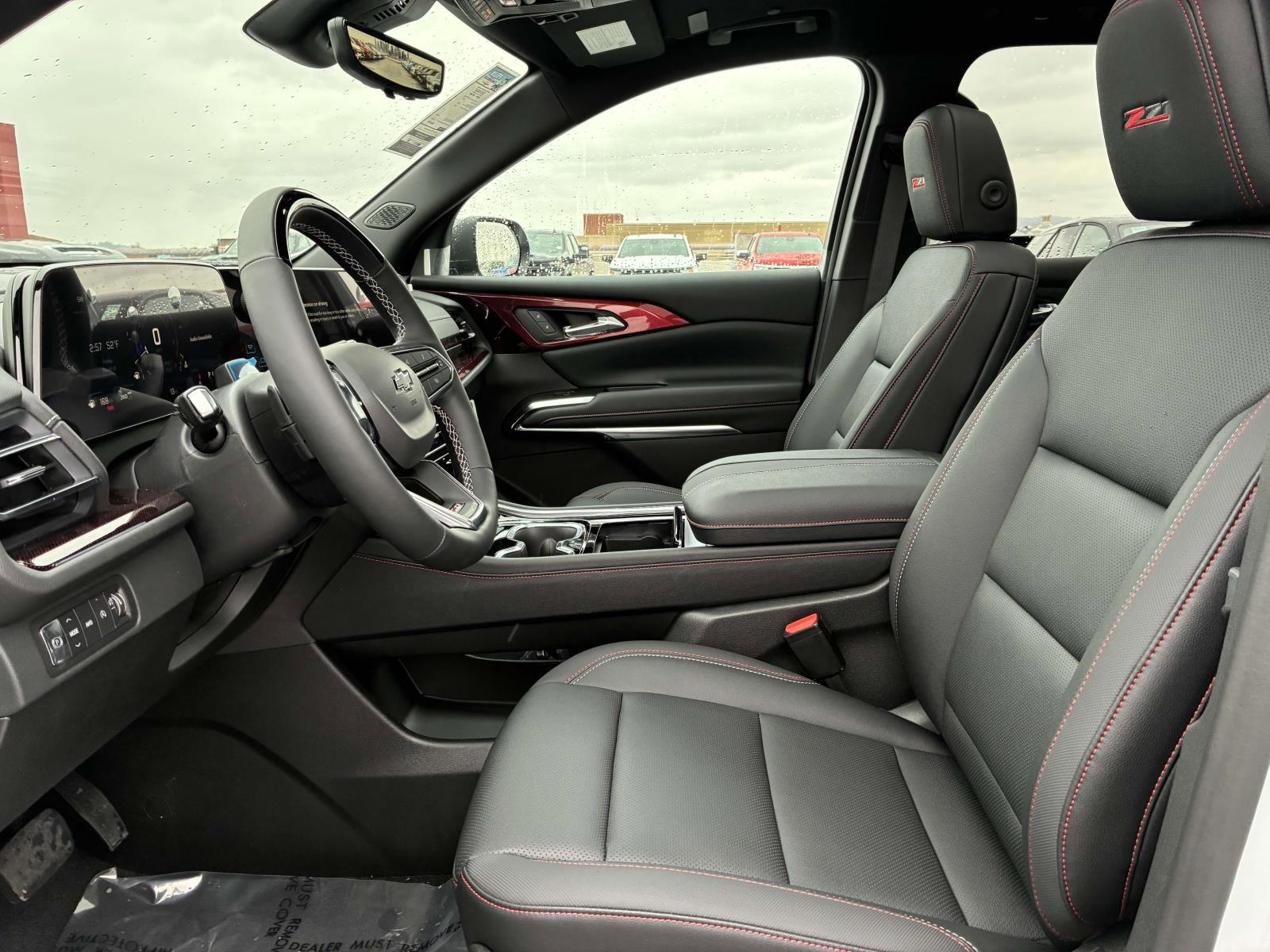 2025 Chevrolet Traverse Vehicle Photo in LOS ANGELES, CA 90007-3794