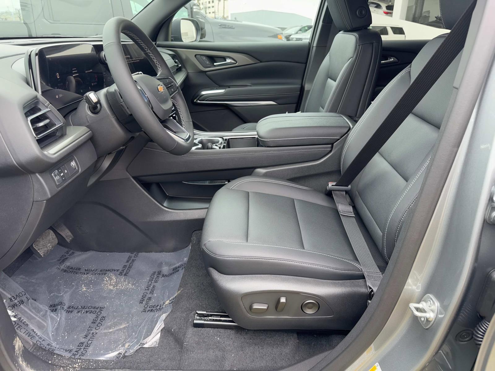 2025 Chevrolet Traverse Vehicle Photo in LOS ANGELES, CA 90007-3794