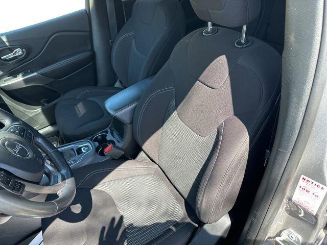 2019 Jeep Cherokee Vehicle Photo in MEDINA, OH 44256-9631