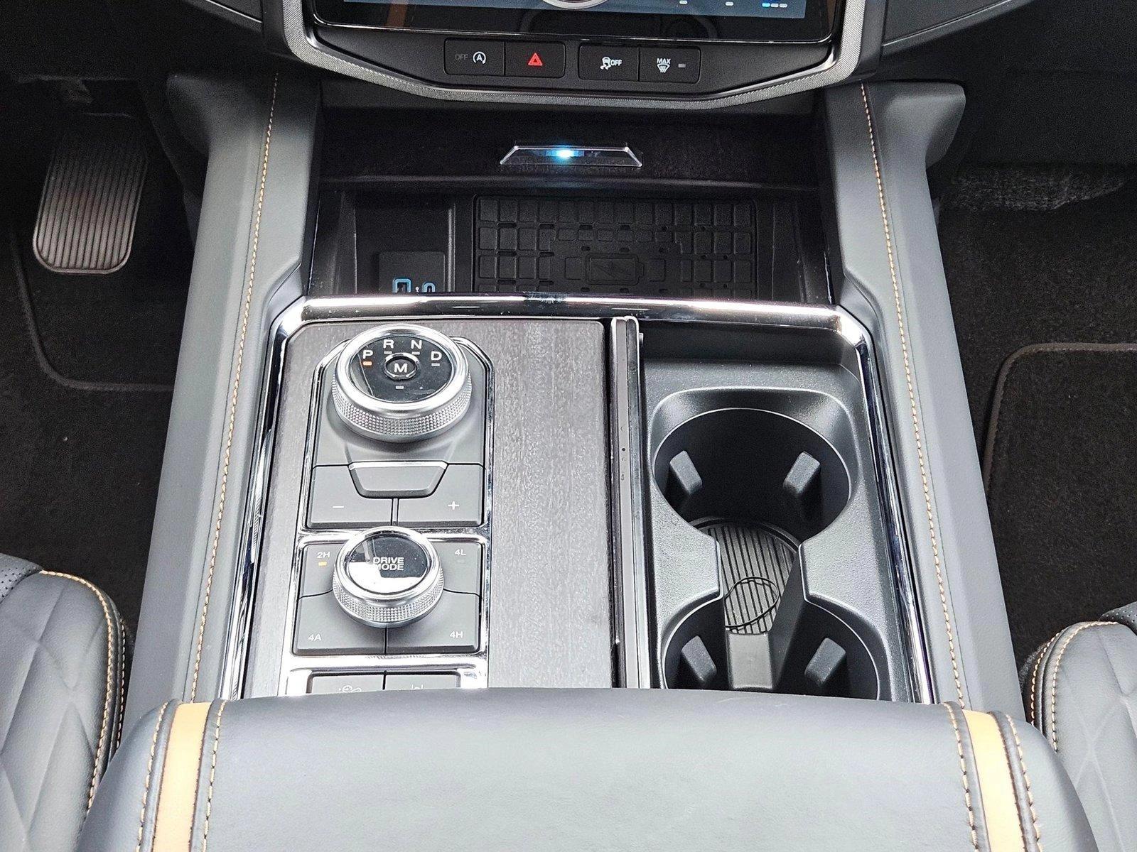 2024 Ford Expedition Vehicle Photo in AUSTIN, TX 78759-4154
