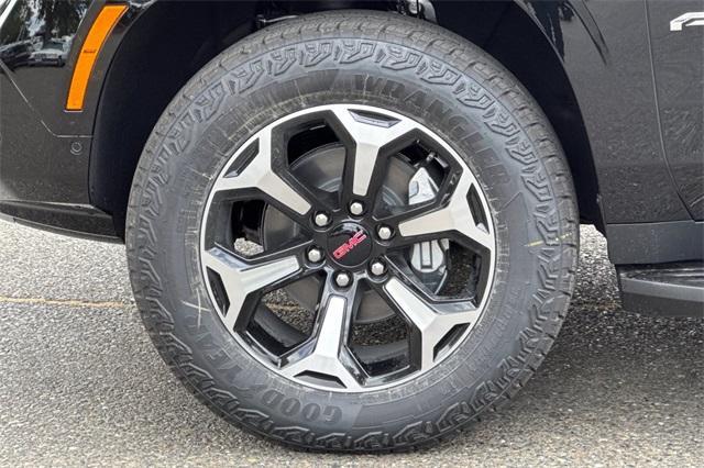 2025 GMC Yukon XL Vehicle Photo in ELK GROVE, CA 95757-8703