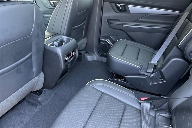 2025 Buick Enclave Vehicle Photo in ELK GROVE, CA 95757-8703