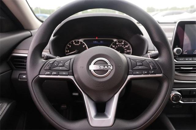2025 Nissan Frontier Vehicle Photo in Hazelwood, MO 63042