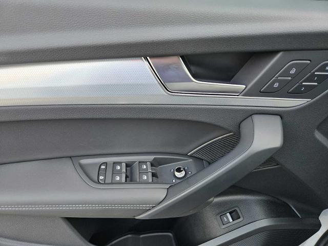 2025 Audi Q5 Vehicle Photo in SUGAR LAND, TX 77478