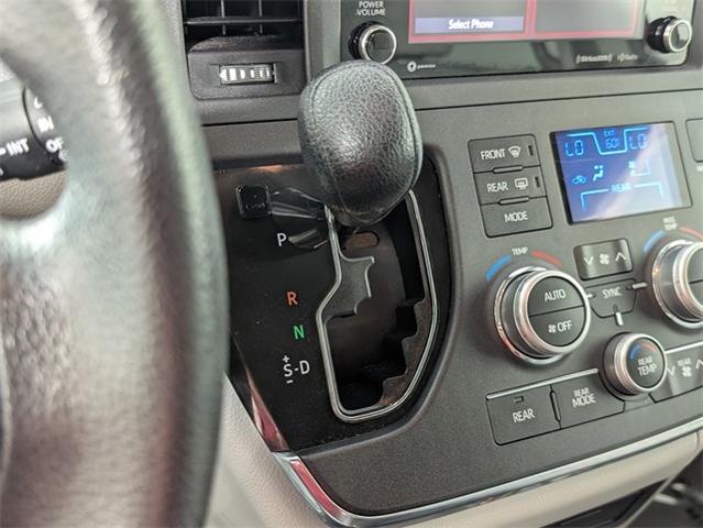 2018 Toyota Sienna Vehicle Photo in ENGLEWOOD, CO 80113-6708