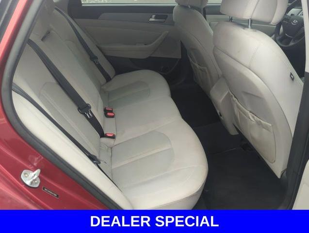 2015 Hyundai SONATA Vehicle Photo in Merrillville, IN 46410