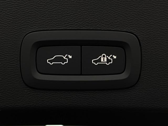 2026 Volvo XC40 Vehicle Photo in Appleton, WI 54913