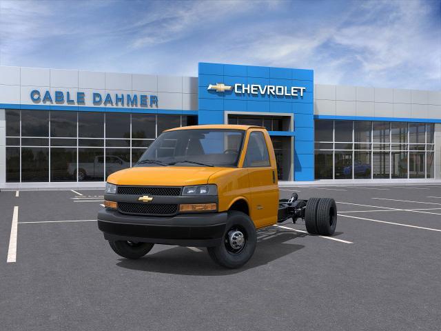 2025 Chevrolet Express Commercial Cutaway Vehicle Photo in TOPEKA, KS 66609-0000