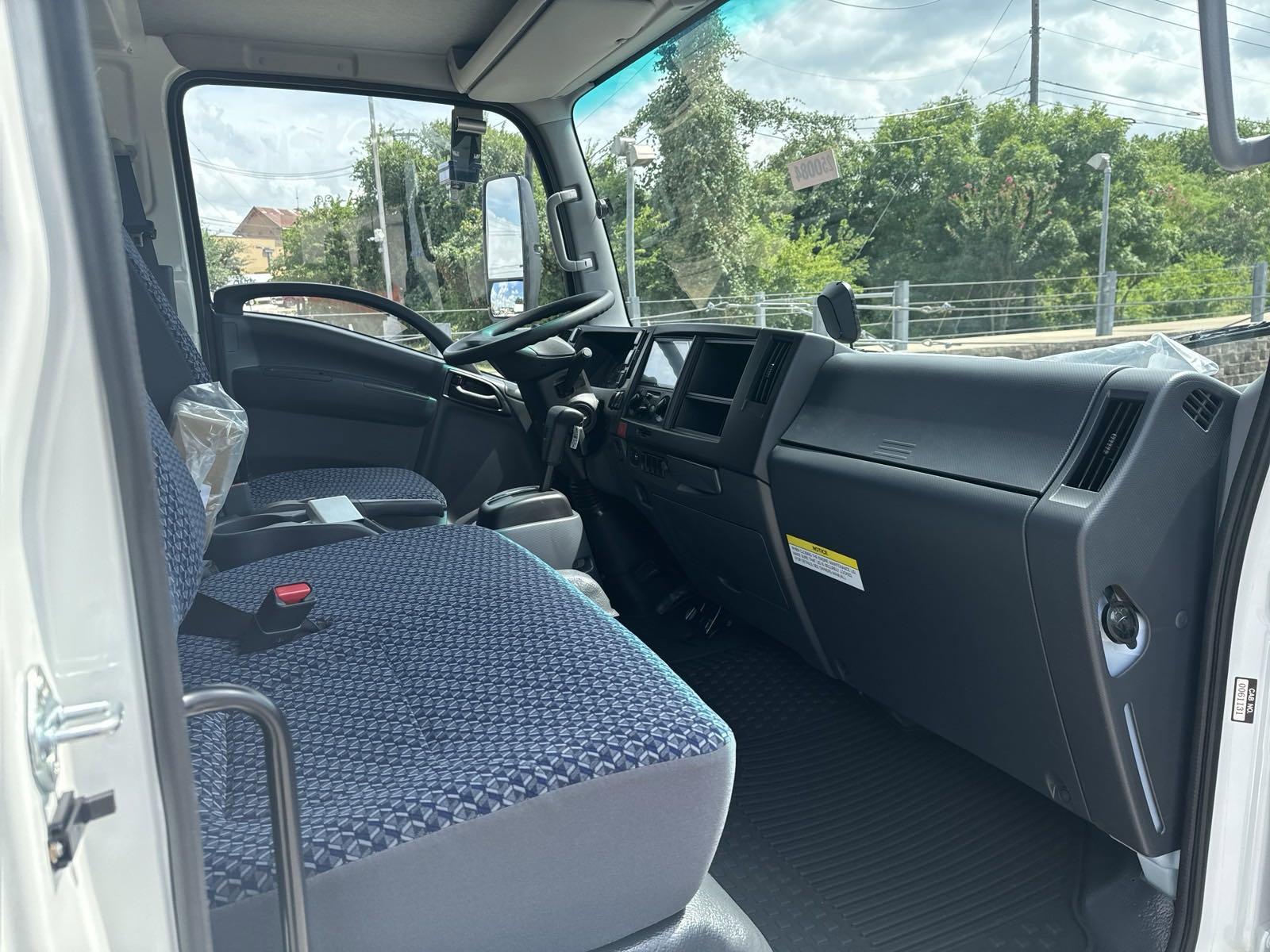 2025 Chevrolet Low Cab Forward 4500 Vehicle Photo in GEORGETOWN, TX 78626-7508