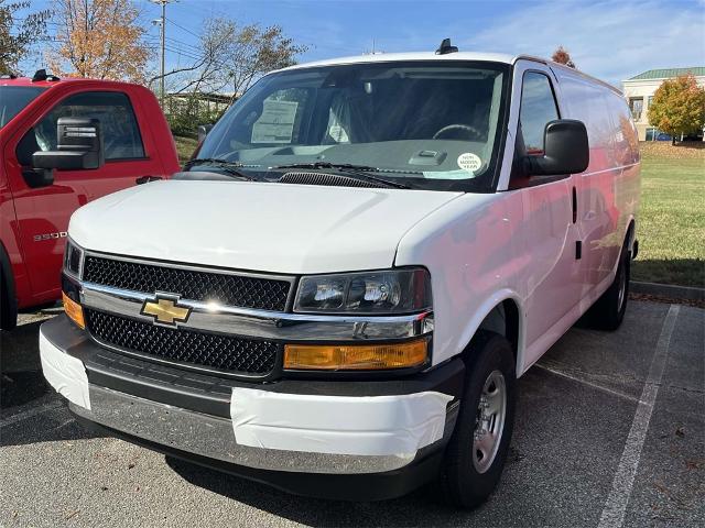 2025 Chevrolet Express Cargo 2500 Vehicle Photo in ALCOA, TN 37701-3235