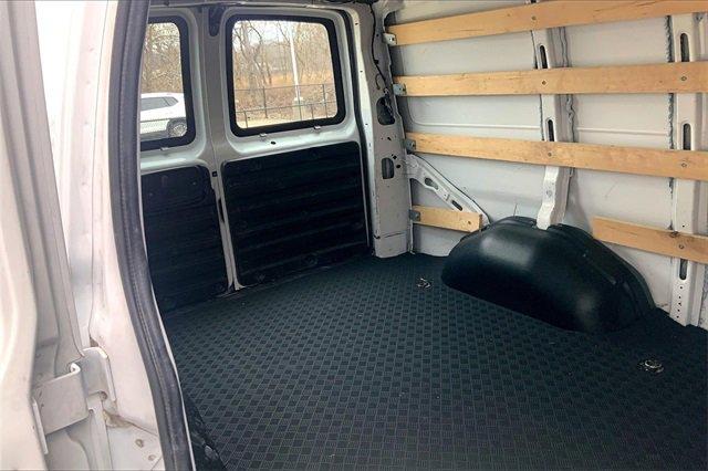 2022 Chevrolet Express Cargo 2500 Vehicle Photo in KANSAS CITY, MO 64114-4502