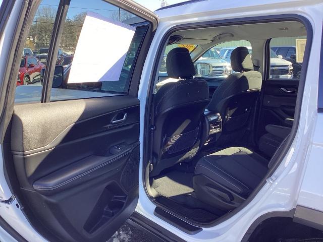 2023 Jeep Grand Cherokee L Vehicle Photo in Gardner, MA 01440
