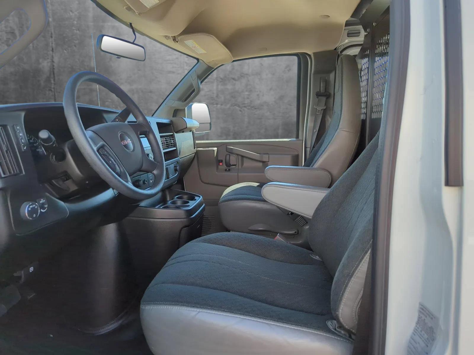 2023 GMC Savana Cargo Van Vehicle Photo in Memphis, TN 38115