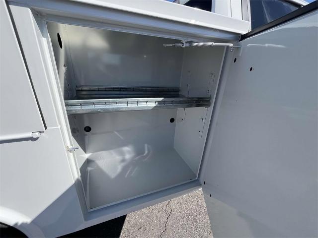 2024 Chevrolet Silverado 3500 HD Chassis Cab Vehicle Photo in ALCOA, TN 37701-3235