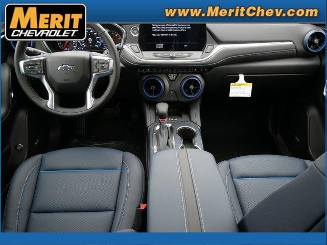 2025 Chevrolet Blazer Vehicle Photo in MAPLEWOOD, MN 55119-4794
