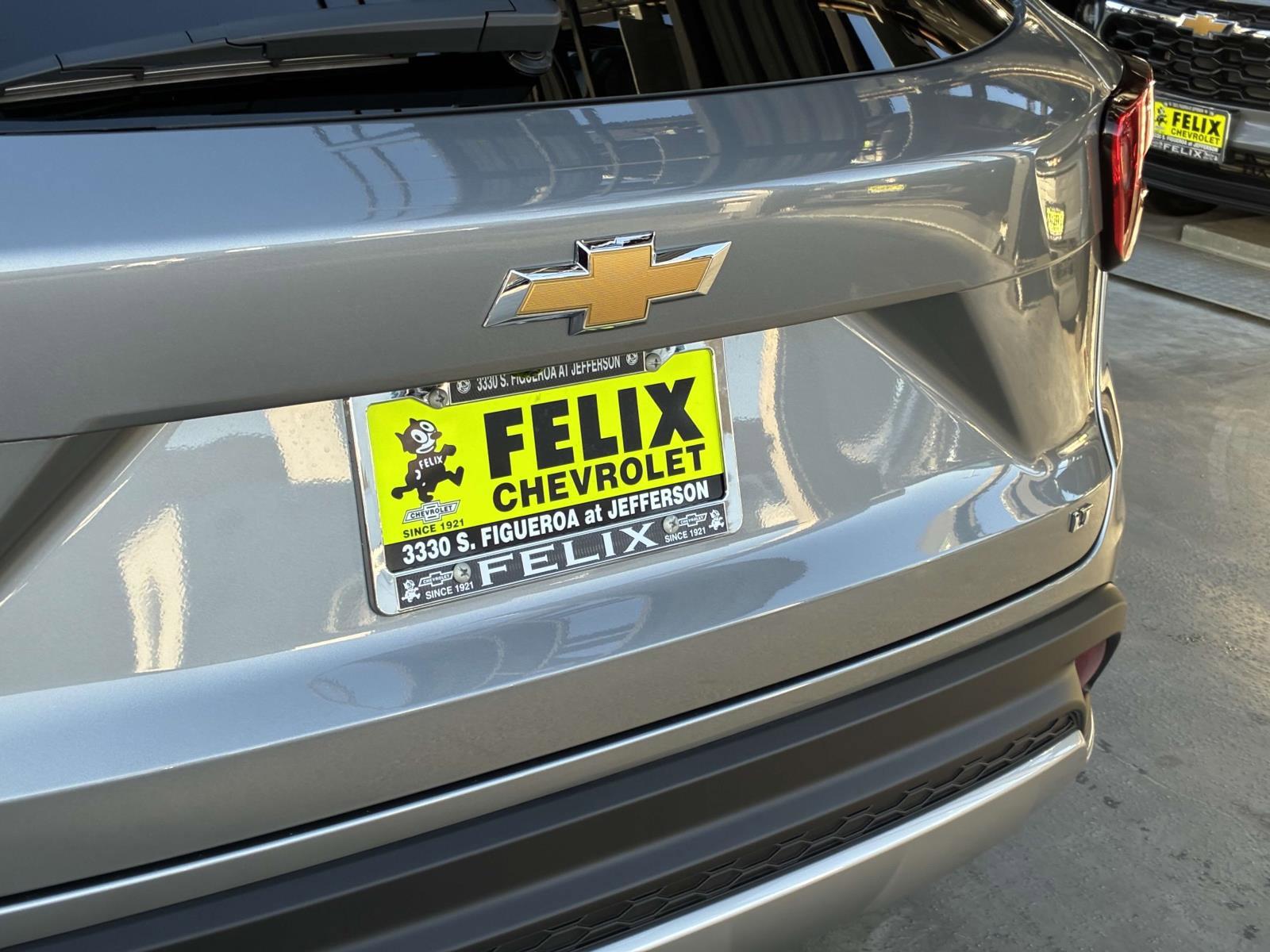 2025 Chevrolet Trax Vehicle Photo in LOS ANGELES, CA 90007-3794