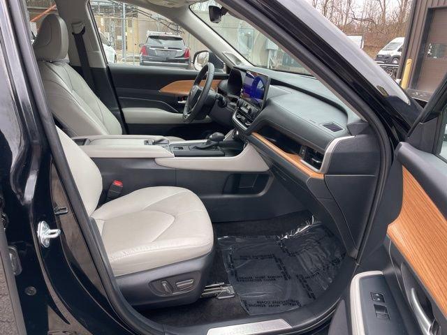 2024 Toyota Grand Highlander Vehicle Photo in MEDINA, OH 44256-9631
