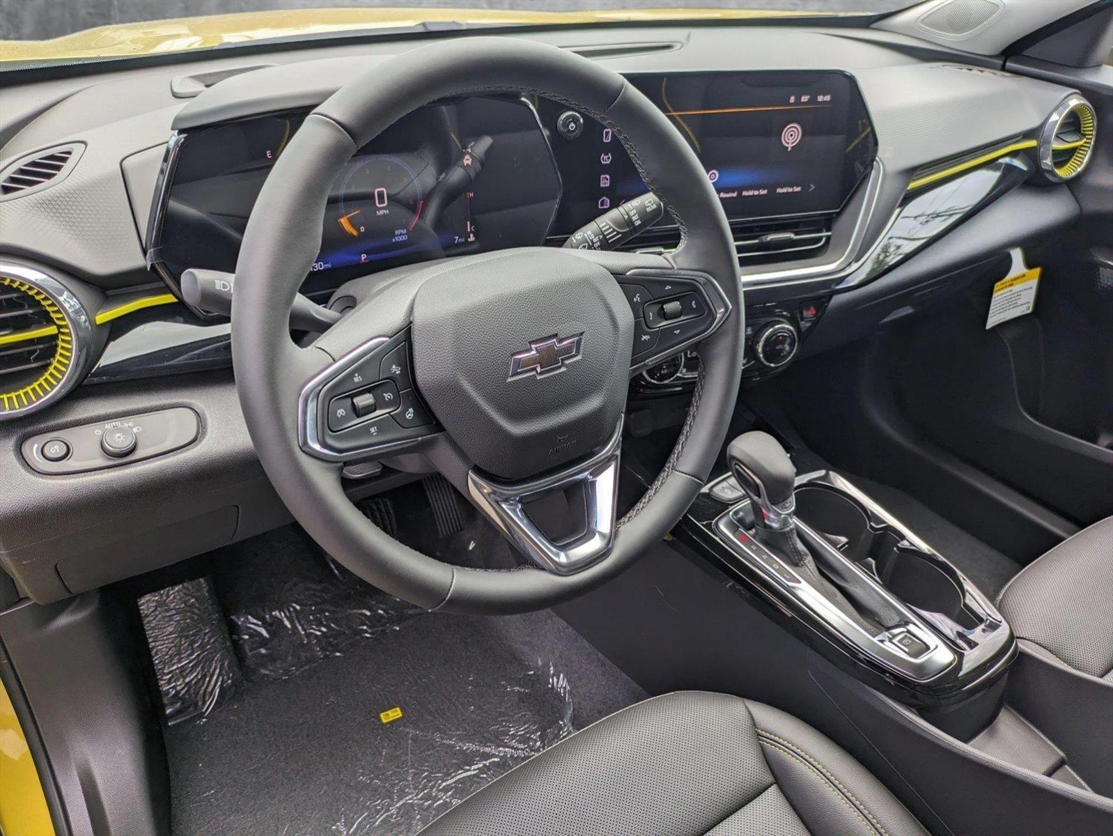 2025 Chevrolet Trax Vehicle Photo in GREENACRES, FL 33463-3207