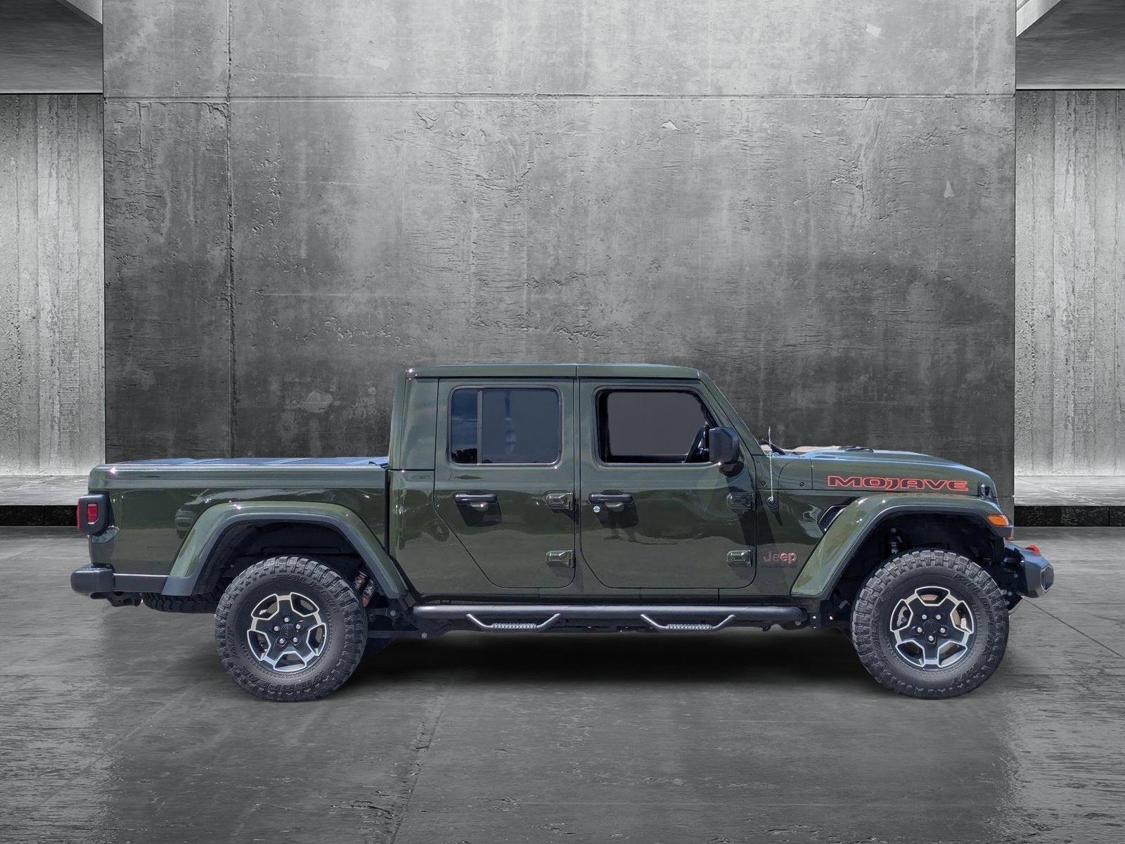 2023 Jeep Gladiator Vehicle Photo in Valencia, CA 91355