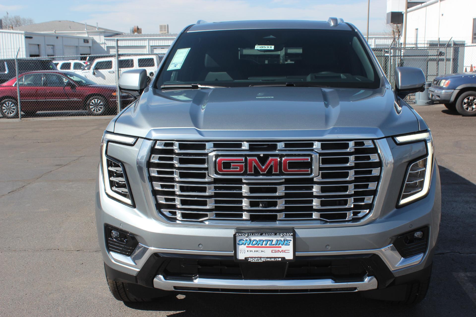 2025 GMC Yukon XL Vehicle Photo in AURORA, CO 80012-4011