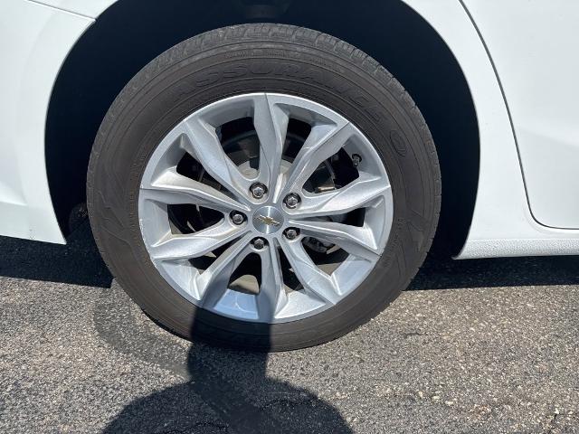 2025 Chevrolet Malibu Vehicle Photo in MANHATTAN, KS 66502-5036
