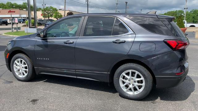 2023 Chevrolet Equinox Vehicle Photo in MOON TOWNSHIP, PA 15108-2571