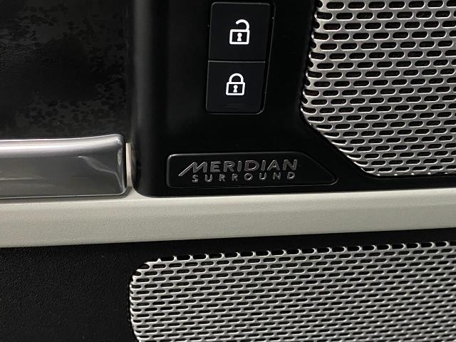 2024 Defender Vehicle Photo in Appleton, WI 54913