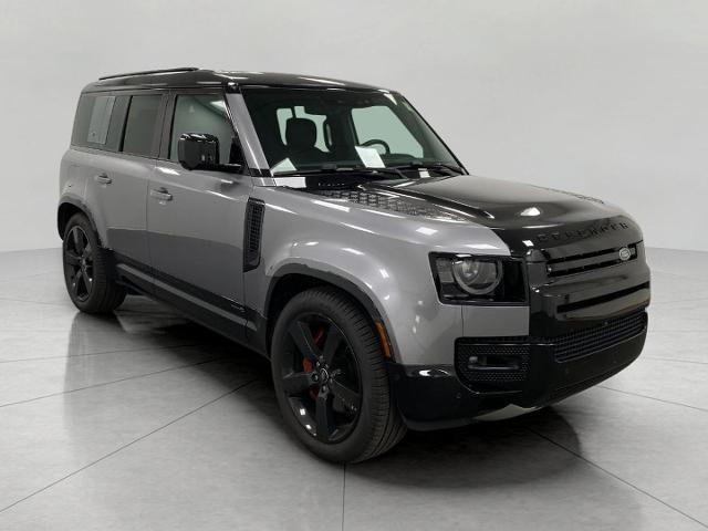2024 Defender Vehicle Photo in Appleton, WI 54913