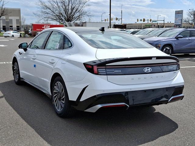 2025 Hyundai SONATA Hybrid Vehicle Photo in Harrisburg, PA 17111