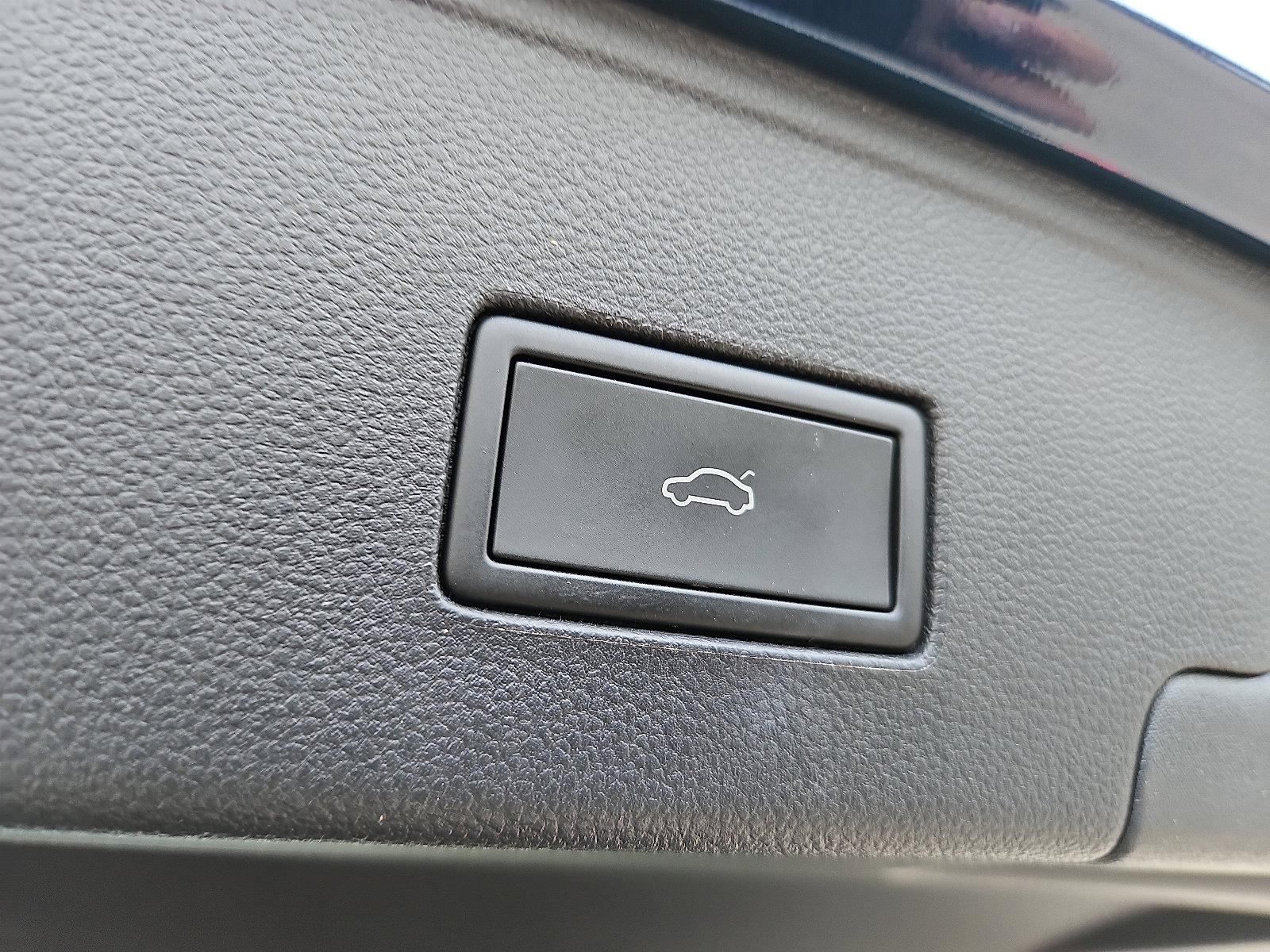 2022 Volkswagen Atlas Cross Sport Vehicle Photo in Trevose, PA 19053