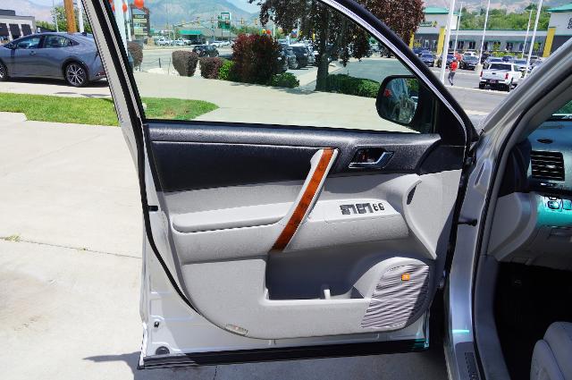 2013 Toyota Highlander Vehicle Photo in Riverdale, UT 84405