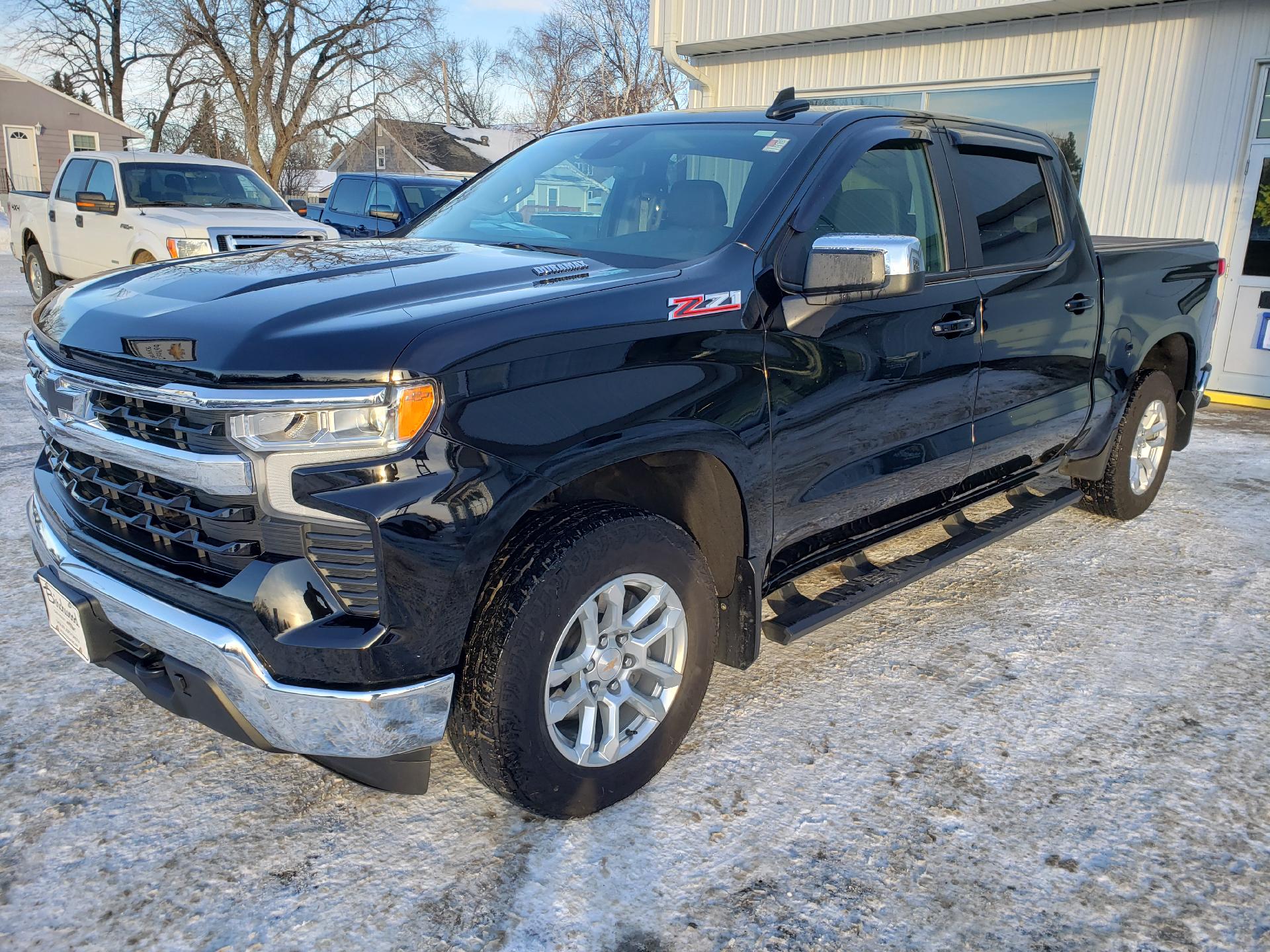 2024 Chevrolet Silverado 1500 LT Crew Cab 4WD