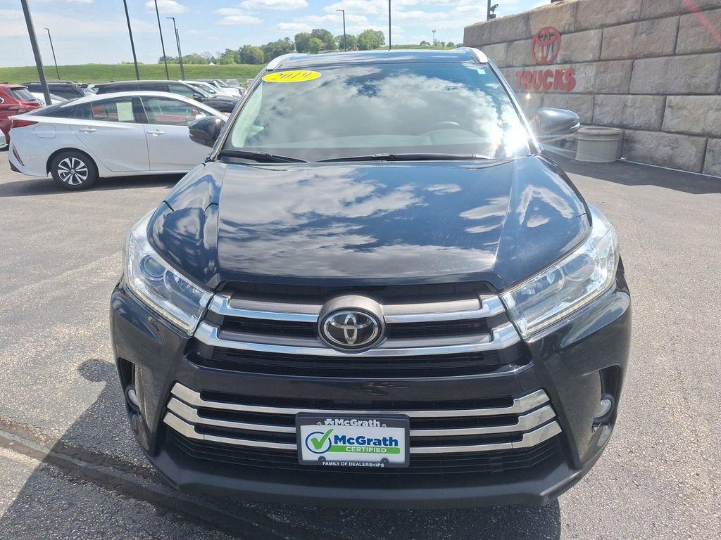 2019 Toyota Highlander Vehicle Photo in Marion, IA 52302