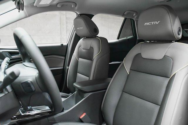 2025 Chevrolet Trax Vehicle Photo in EVERETT, WA 98203-5662