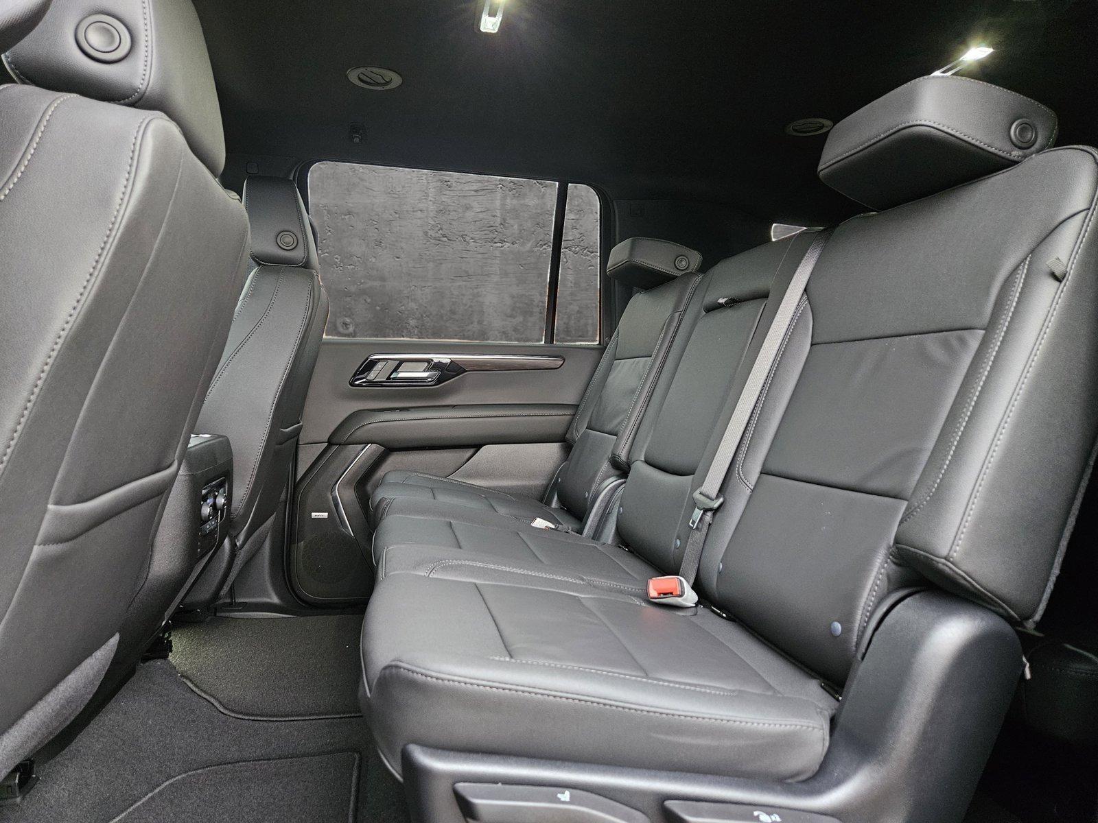 2025 Chevrolet Suburban Vehicle Photo in WACO, TX 76710-2592