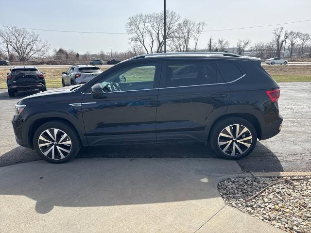 2024 Volkswagen Taos Vehicle Photo in MANHATTAN, KS 66502-5036