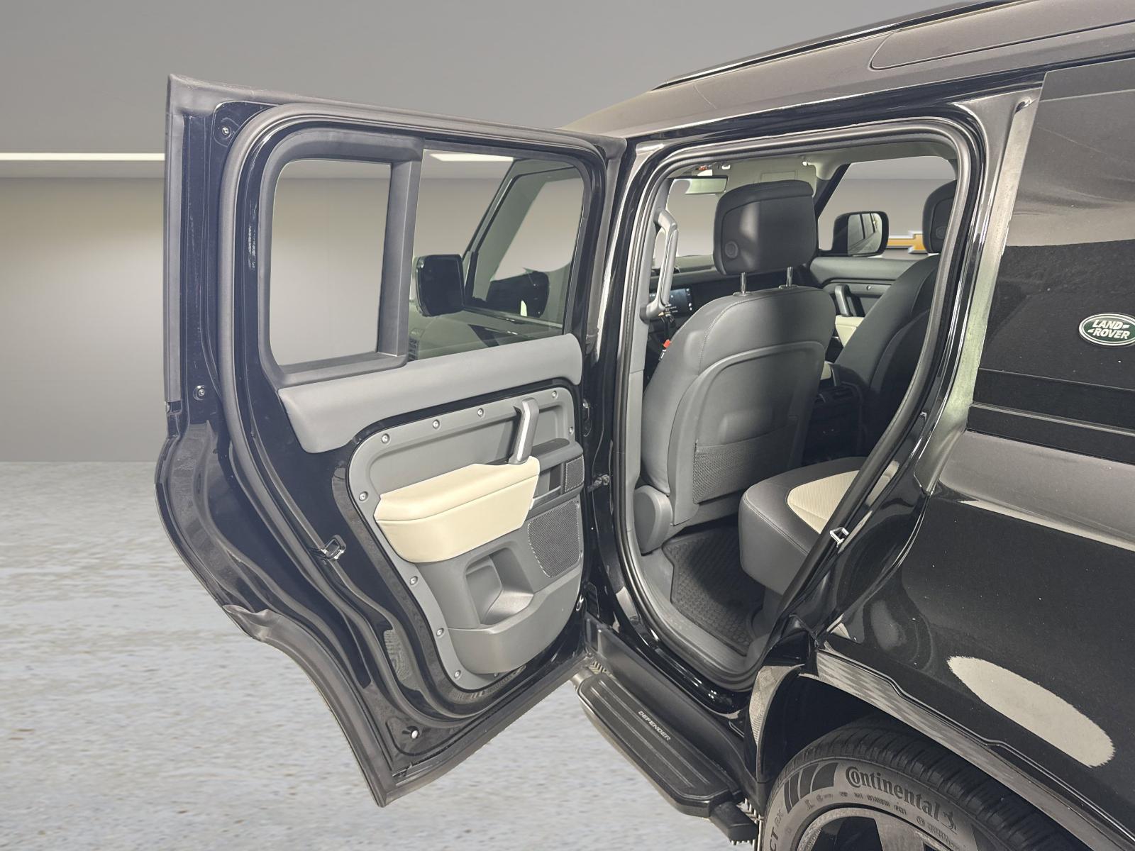 2024 Land Rover Defender Vehicle Photo in GEORGETOWN, TX 78626-7508