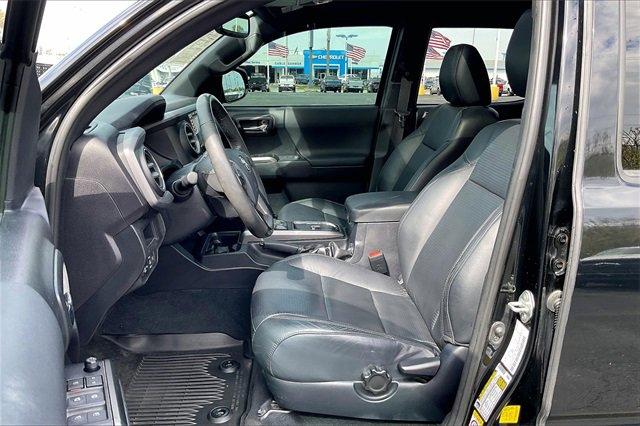 2019 Toyota Tacoma 4WD Vehicle Photo in INDEPENDENCE, MO 64055-1314
