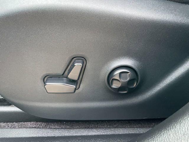 2017 Jeep Cherokee Vehicle Photo in MEDINA, OH 44256-9631