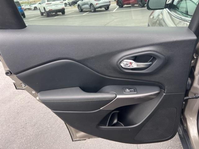 2021 Jeep Cherokee Vehicle Photo in GREEN BAY, WI 54304-5303
