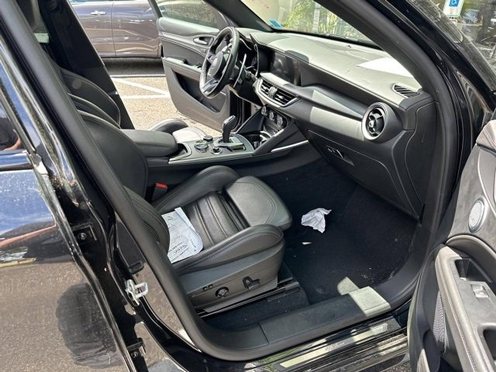 2022 Alfa Romeo Stelvio Vehicle Photo in Willow Grove, PA 19090