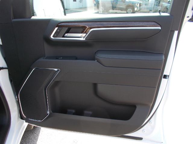 2025 GMC Sierra 1500 Vehicle Photo in LOWELL, MA 01852-4336