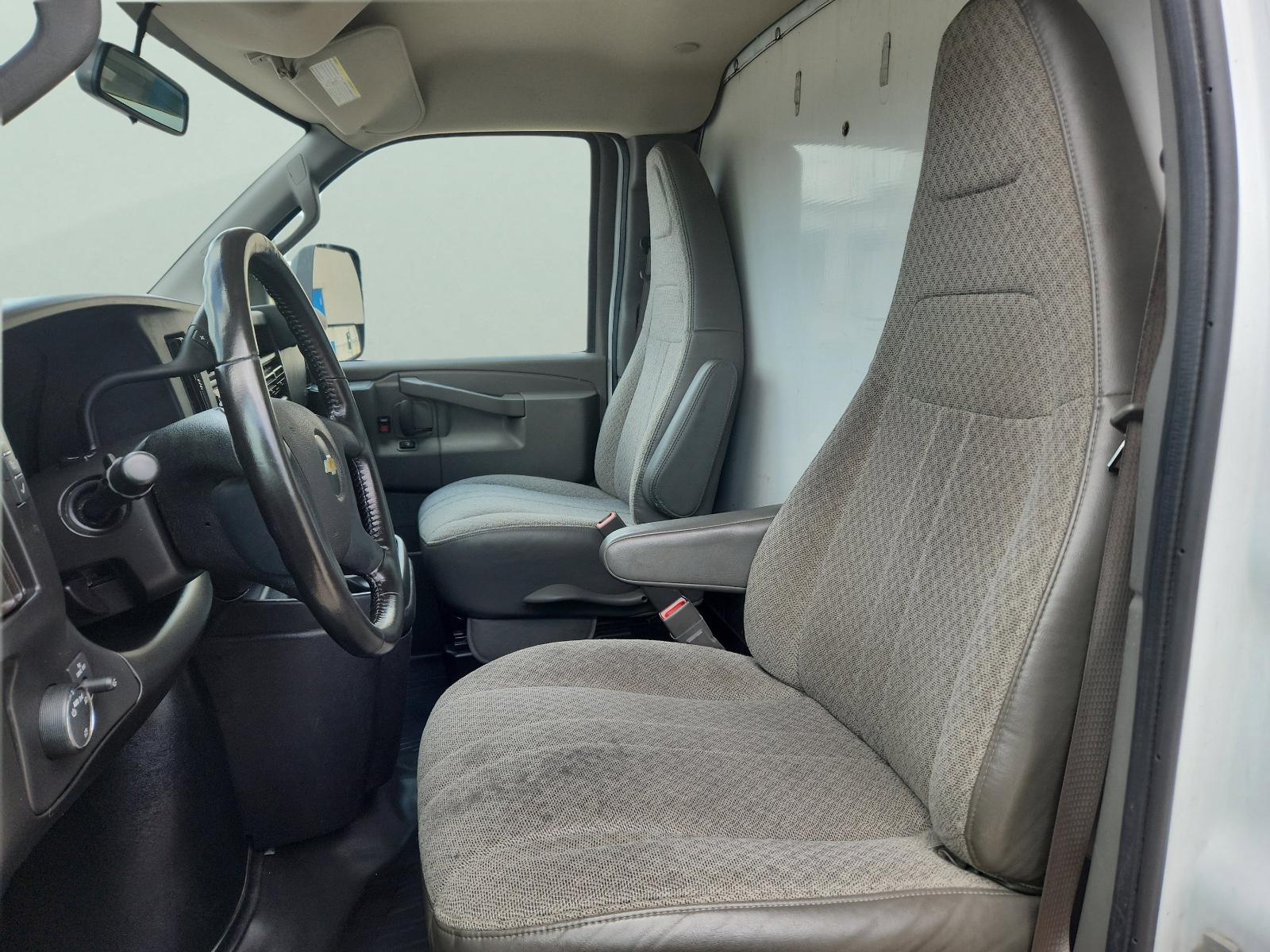2022 Chevrolet Express Cutaway 3500 Vehicle Photo in GEORGETOWN, TX 78626-7508