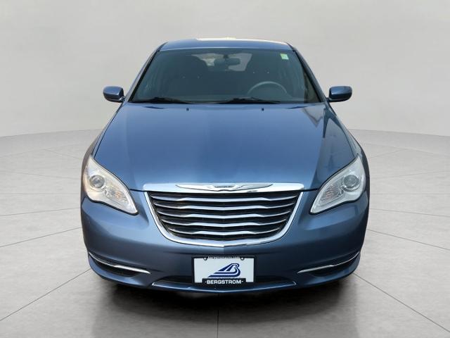 2011 Chrysler 200 Vehicle Photo in GREEN BAY, WI 54303-3330