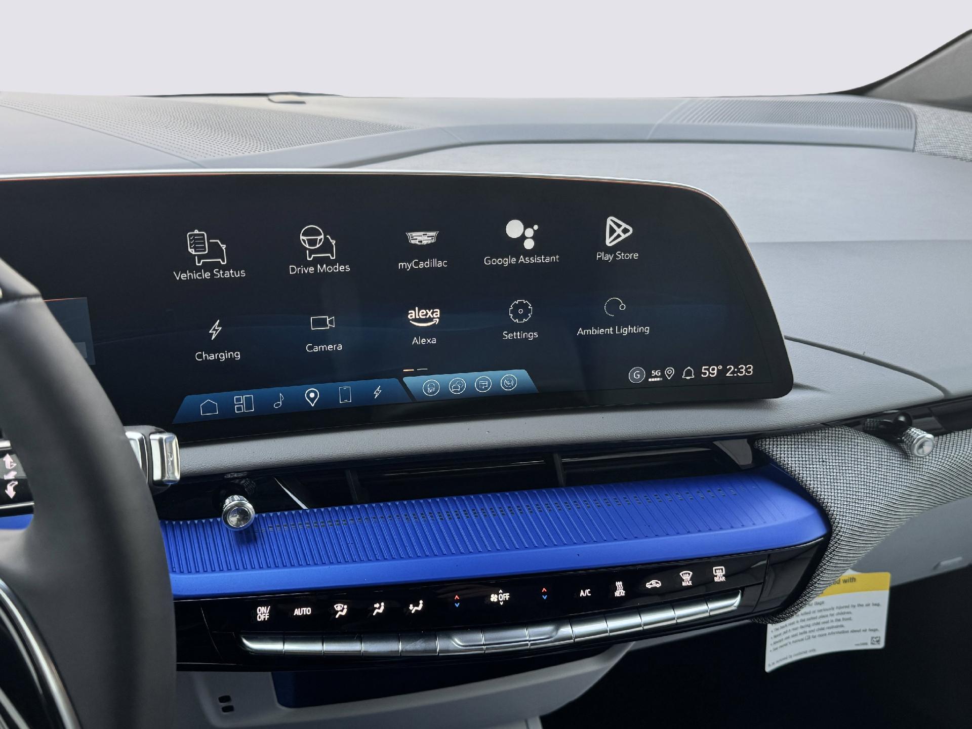 2025 Cadillac OPTIQ Vehicle Photo in LEOMINSTER, MA 01453-2952