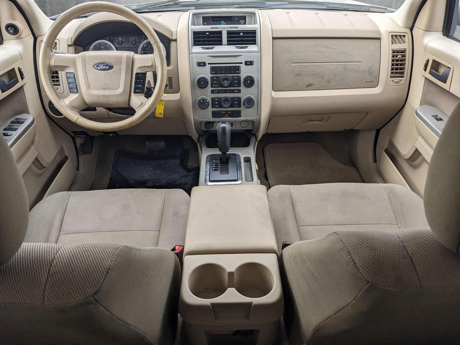 2009 Ford Escape Vehicle Photo in HOUSTON, TX 77034-5009