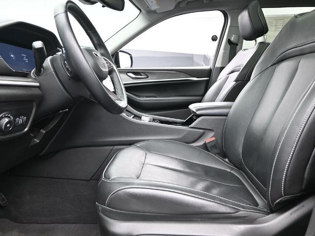 2022 Jeep Grand Cherokee L Vehicle Photo in Cedar Rapids, IA 52402