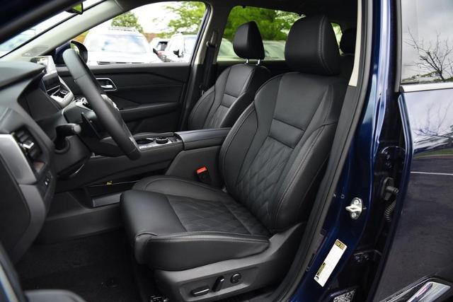2025 Nissan Rogue Vehicle Photo in Ballwin, MO 63011