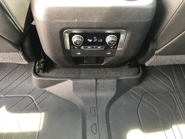 2021 Chevrolet Suburban Vehicle Photo in GREEN BAY, WI 54303-3330